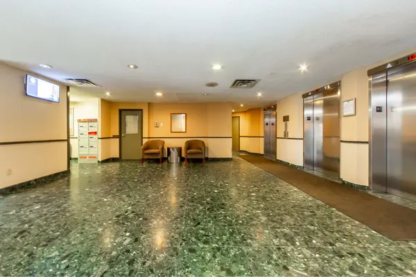 4205 Shipp DR #2706, Mississauga, ON L4Z 2Y9