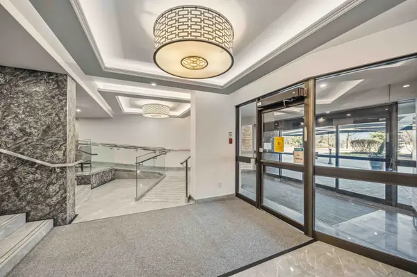 716 The West Mall N/A #405, Toronto W08, ON M9C 4X6