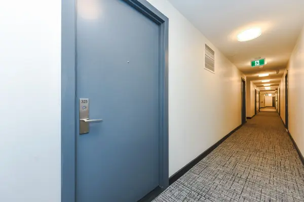 86 Dundas St. ST E #323, Mississauga, ON L5A 0B1