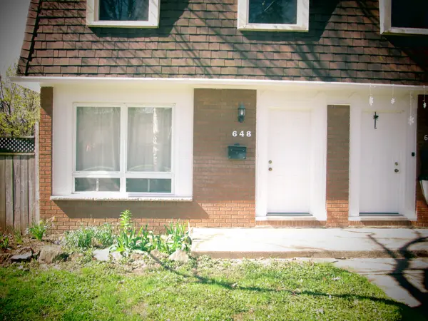 648 Francis RD, Burlington, ON L7T 3X6