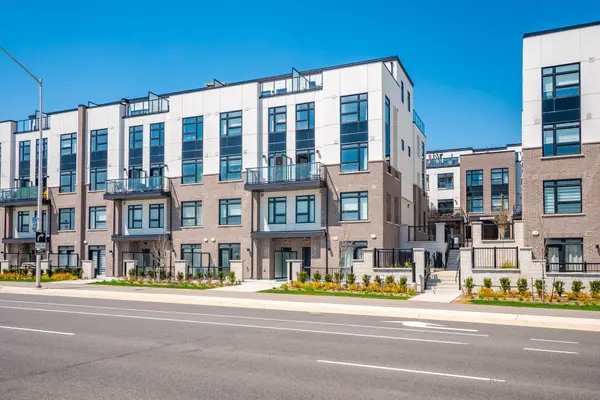 1585 Rose WAY #103, Milton, ON L9T 7E7