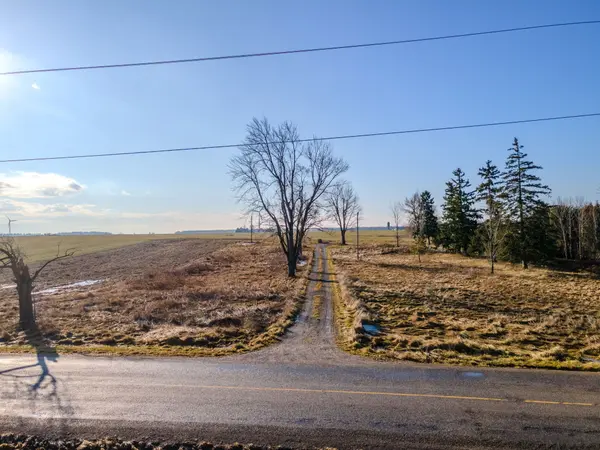 3859 Wardell DR, Adelaide Metcalfe, ON N7G 3H7