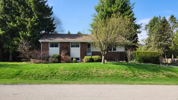 347 Clarendon DR, Hamilton, ON L9G 2Y9