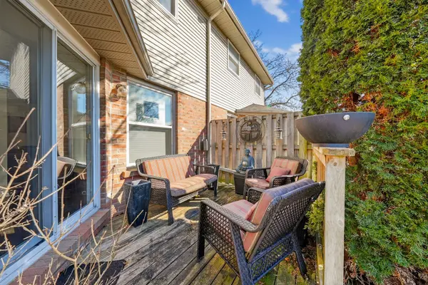 397 Springbank AVE N #2, Woodstock, ON N4T 1P8