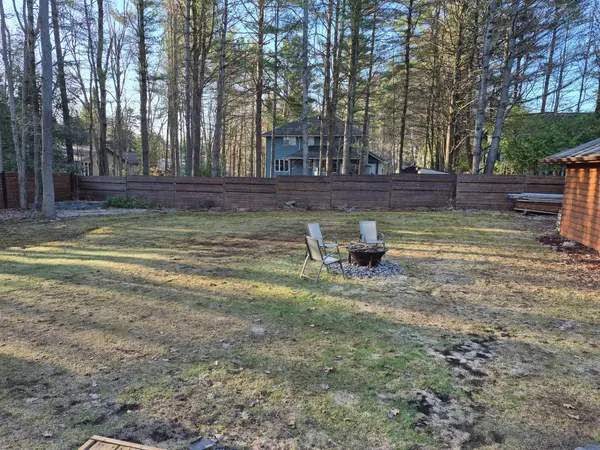 9 Daleman DR, Bracebridge, ON P1L 1A8