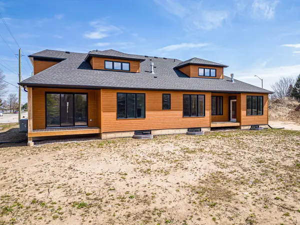 1 Boynton CT, Blue Mountains, ON N0H 2P0