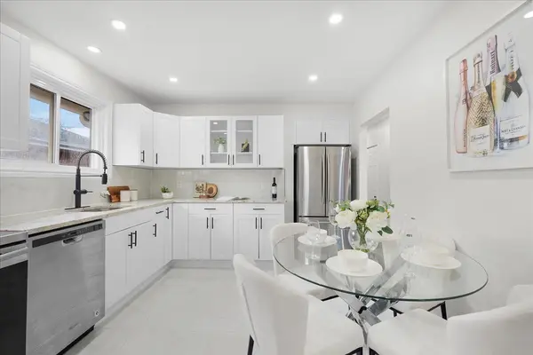 56 Nash RD S, Hamilton, ON L8K 4J7