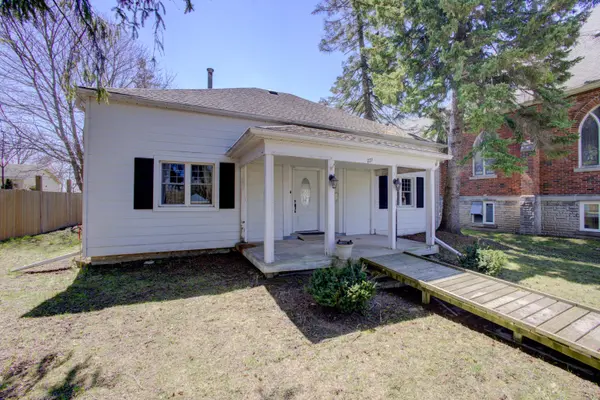 221 Lambton ST E, West Grey, ON N0G 1R0