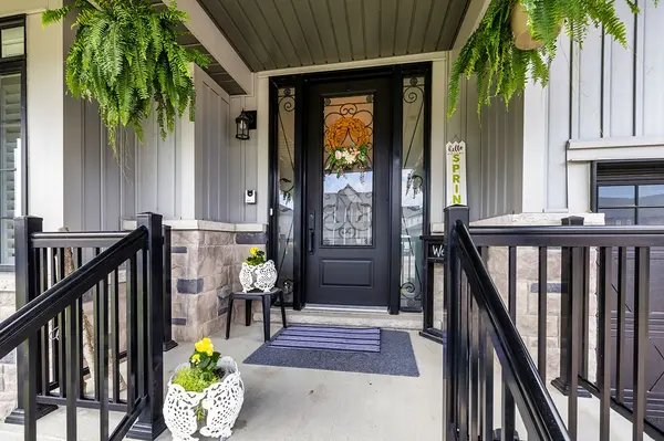 82 Hennessey CRES, Kawartha Lakes, ON K9V 0P4