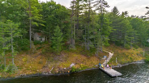 11 Drury LN, Gravenhurst, ON P1P 1R2