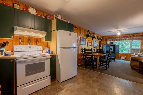 11 Drury LN, Gravenhurst, ON P1P 1R2