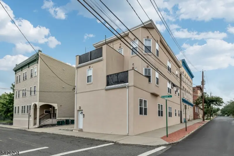 1 Grant St #1, Montclair Twp., NJ 07042
