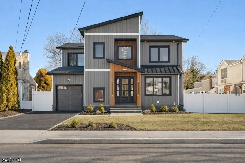 12-41 Western Dr, Fair Lawn Boro, NJ 07410