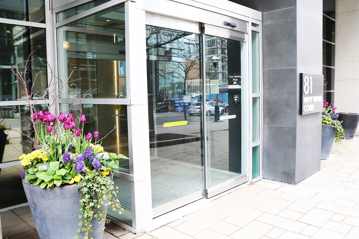 81 Navy Wharf CT #810, Toronto C01, ON M5V 3S2