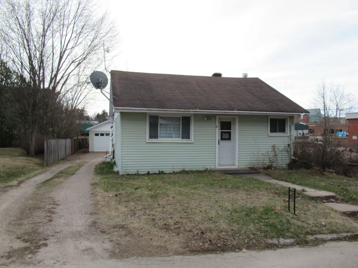 6 Hillcrest AVE, Deep River, ON K0J 1P0