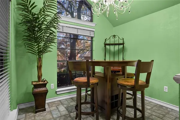 4922 Canberra Lane, Arlington, TX 76017