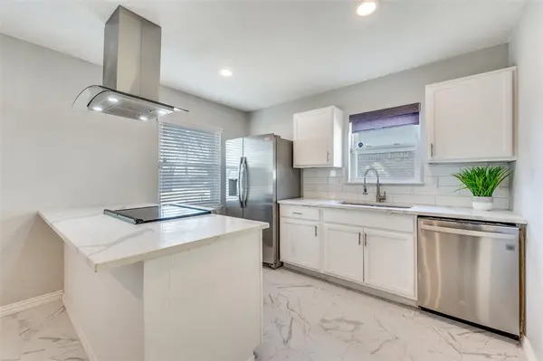 2043 Chatsworth Road, Carrollton, TX 75007