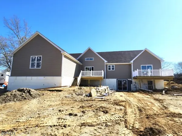 81 Belview Rd, Lopatcong Twp., NJ 08865