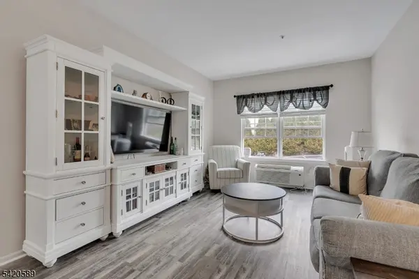 5320 Richmond Rd #320, West Milford Twp., NJ 07480