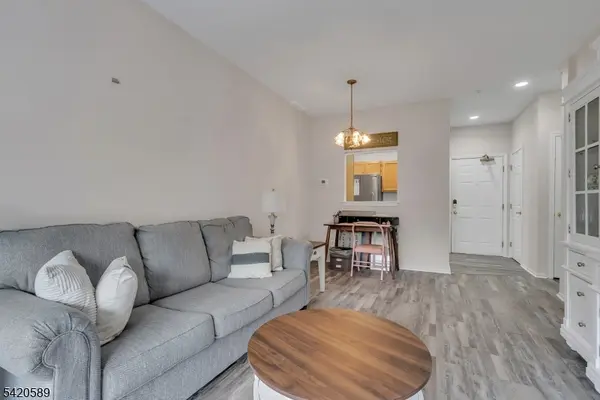 5320 Richmond Rd #320, West Milford Twp., NJ 07480