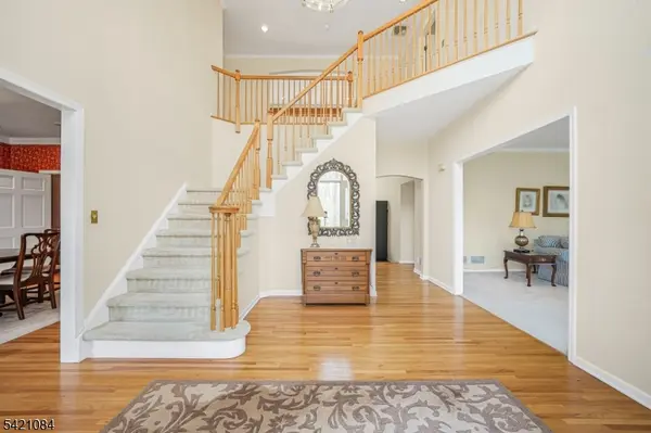 2 Knollwood Ter, Chester Twp., NJ 07930