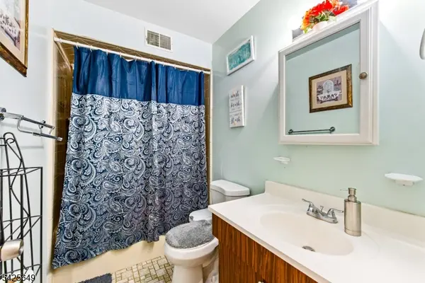 311 Cheyenne Rd, Andover Twp., NJ 07848