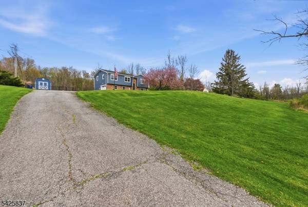 87 Mudtown Rd, Wantage Twp., NJ 07461