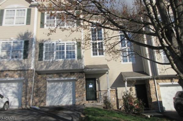 95 Pinehurst Dr, Washington Twp., NJ 07882
