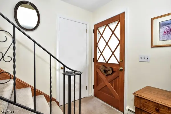 60 Highland Rd, Bloomingdale Boro, NJ 07403