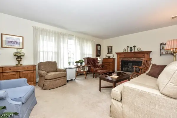 60 Highland Rd, Bloomingdale Boro, NJ 07403