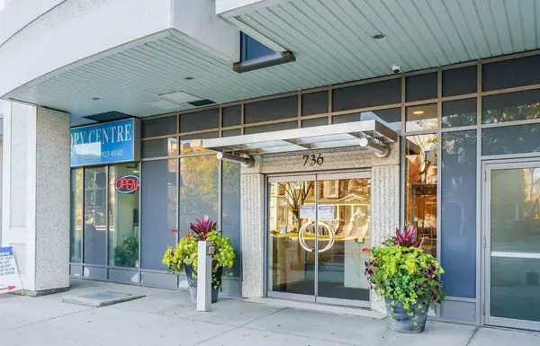 736 Spadina AVE #317, Toronto C01, ON M5S 2J6