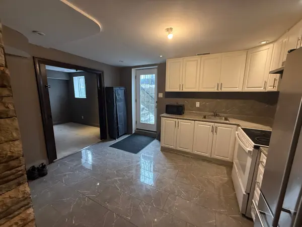 1707 Esterbrook DR, Oshawa, ON L1K 0J3