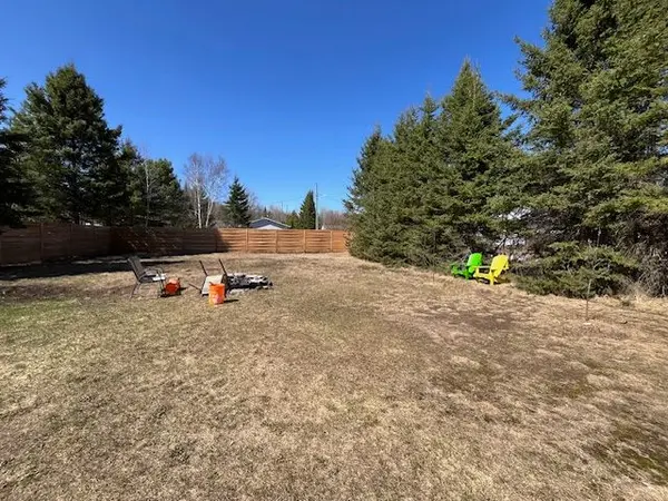 27 Lincoln AVE, South River, ON P0A 1X0