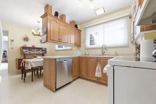 7 Martin ST, Laurentian Hills, ON K0J 1J0