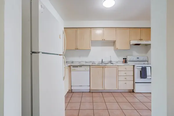 302 College AVE W #163, Guelph, ON N1G 4T6