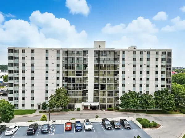 127 Belmont DR #909, London South, ON N6J 4J7