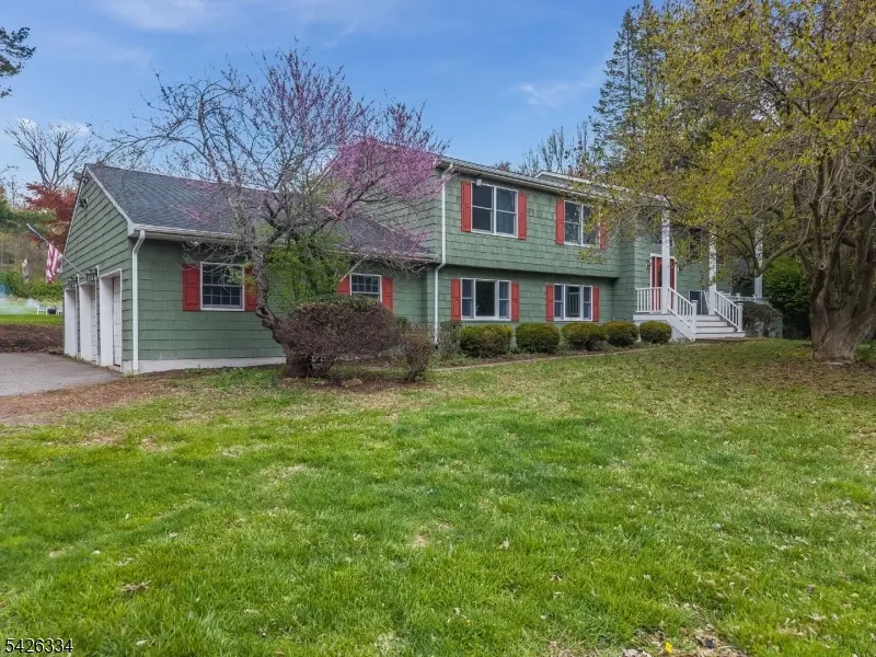 46 Sutton Rd, Tewksbury Twp., NJ 08833