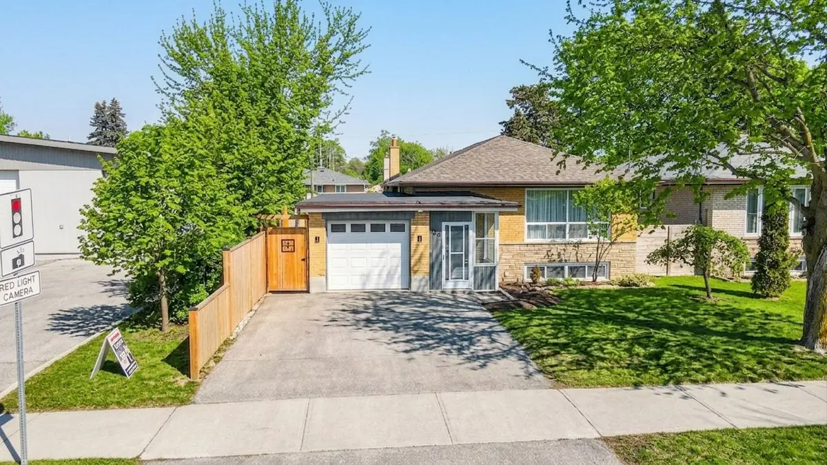 156 The Westway N/A, Toronto W09, ON M9P 2C1