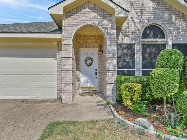 1422 S 3rd Street, Midlothian, TX 76065