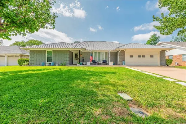 1100 Byron Lane, Arlington, TX 76012