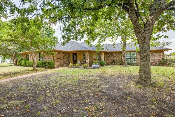 2982 Fm 2194, Farmersville, TX 75442