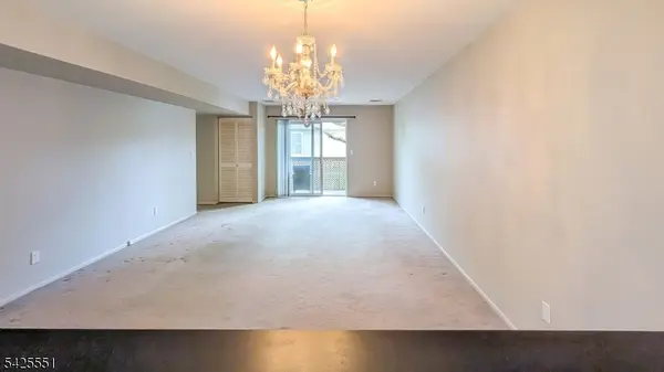 19 Plauderville Ave #208, Garfield City, NJ 07026