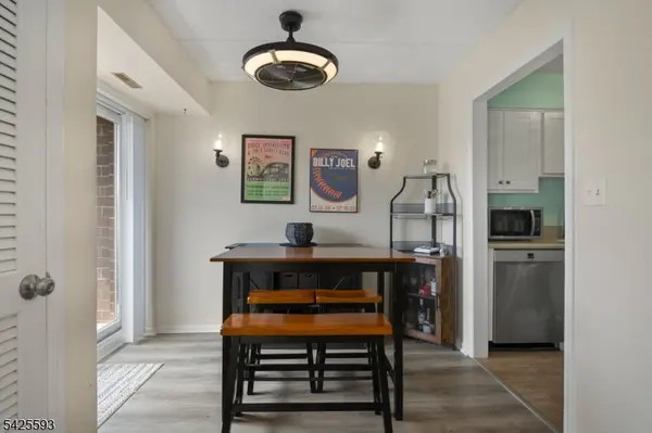 50 Iron Forge Sq, Pompton Lakes Boro, NJ 07442