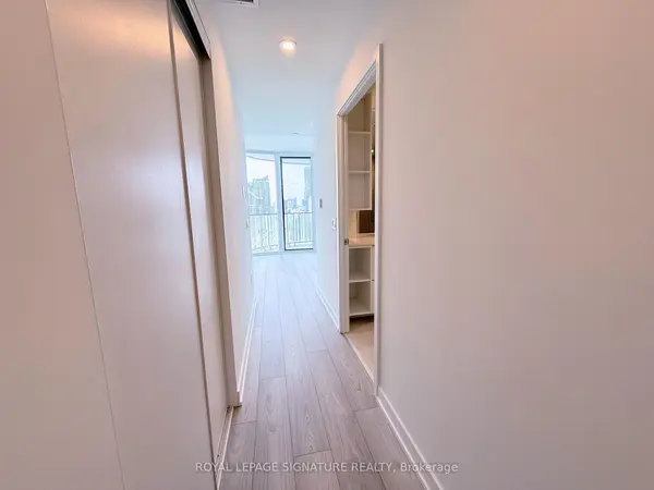 1 Fairview RD #1309, Mississauga, ON L5A 0B4