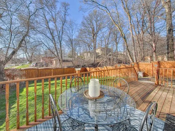 40 Harrow DR #3, Toronto W04, ON M6M 2X3