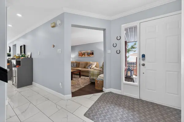 141 Acklam TER, Kanata, ON K2K 2J4