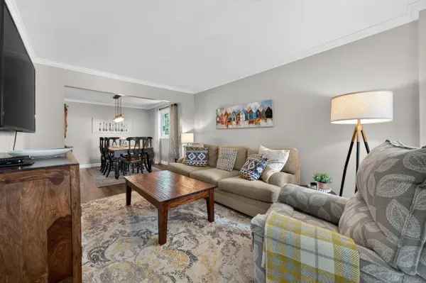 141 Acklam TER, Kanata, ON K2K 2J4