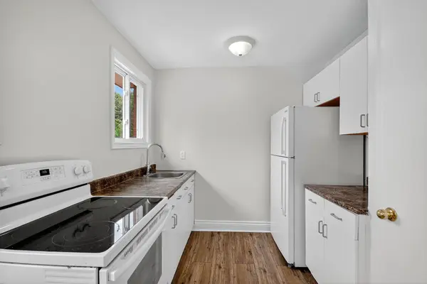 928 Meadowlands DR, Mooneys Bay - Carleton Heights And Area, ON K2C 0K3