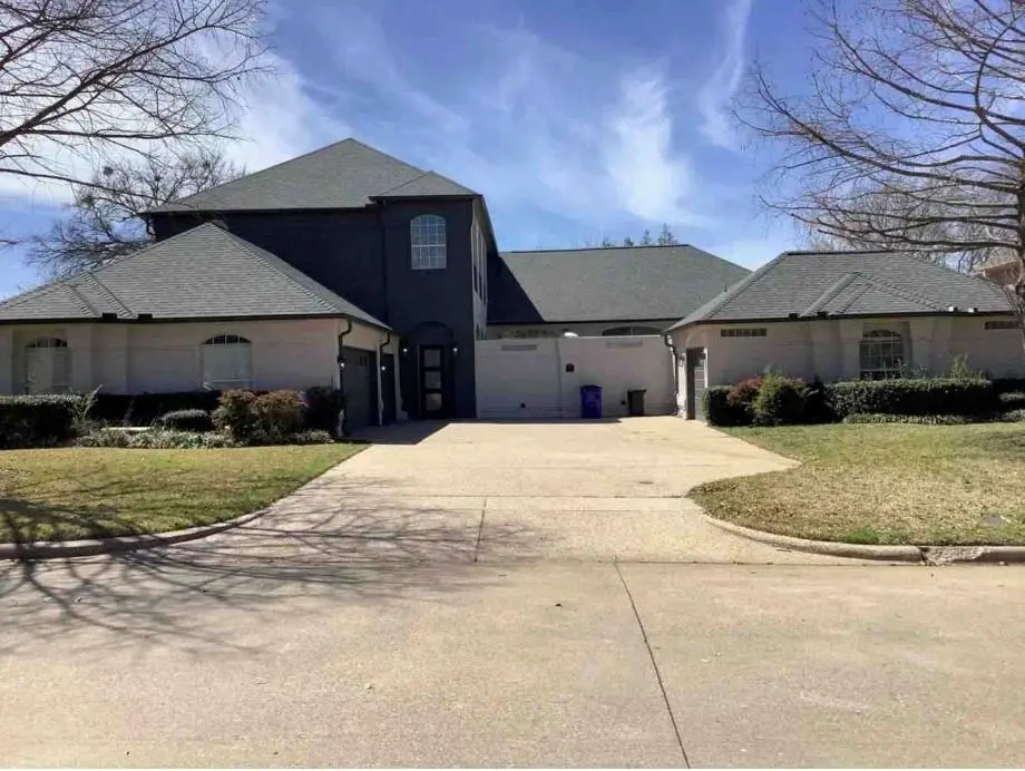 911 Walnut Falls Circle, Mansfield, TX 76063