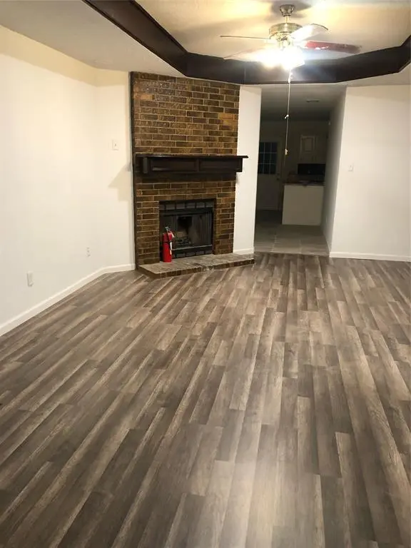 204 Matt Place, Grand Prairie, TX 75051